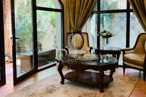 Vila v Al Salam Street, Abu Dhabi, SAE 4 spálne, 492.4 m2 č. 502465 - Fotografia 3