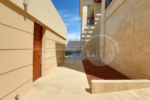 Vila di Saadiyat Island, Abu Dhabi, UAE 6 bilik tidur, 848.9 meter persegi № 407702 - foto 18