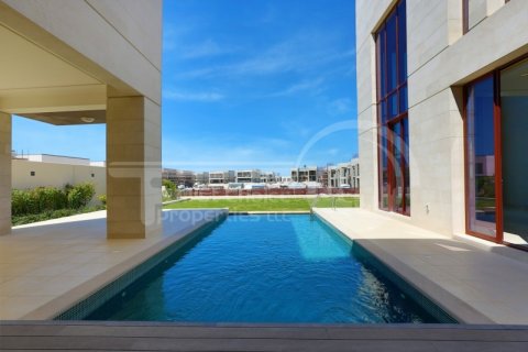 Vila di Saadiyat Island, Abu Dhabi, UAE 6 bilik tidur, 848.9 meter persegi № 407702 - foto 15