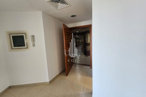 Снять в аренду квартиру в Al Khalidiya, Абу-Даби, ОАЭ 2 спальни, 102м2, № 572789 - фото 2