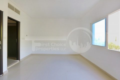 Villa in Al Reef, Abu Dhabi, UAE 3 bedrooms, 225.2 sq.m. № 410463 - photo 11
