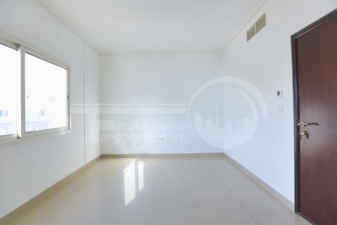 Villa in Al Reef, Abu Dhabi, UAE 3 bedrooms, 225.2 sq.m. № 410463 - photo 8