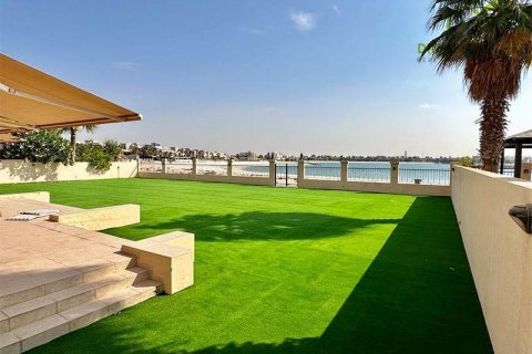Villa en Al Hamra Village, Ras Al Khaimah, EAU 5 dormitorios, 626.5 m² № 454559
