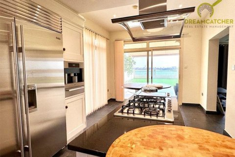 Villa itt: Al Hamra Village, Ras Al Khaimah, EAE, 5 hálószoba, 626.5 m², azonosító: 454559 - fénykép 8