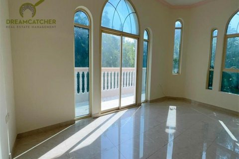 Снять в аренду виллу в Al Dhait, Рас-эль-Хайма, ОАЭ 10 спален, 1114.8м2, № 454557 - фото 11