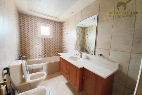 Duplex in Al Hamra Village, Ras Al Khaimah, UAE 4 bedrooms, 448.1 sq.m. № 407840 - photo 25