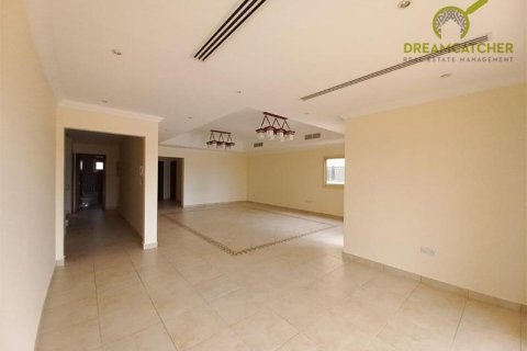 Duplex in Al Hamra Village, Ras Al Khaimah, UAE 4 bedrooms, 448.1 sq.m. № 407840 - photo 6