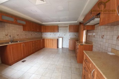 Duplex in Al Hamra Village, Ras Al Khaimah, UAE 4 bedrooms, 448.1 sq.m. № 407840 - photo 9