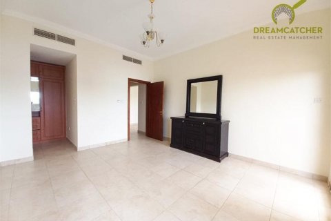 Duplex in Al Hamra Village, Ras Al Khaimah, UAE 4 bedrooms, 448.1 sq.m. № 407840 - photo 14