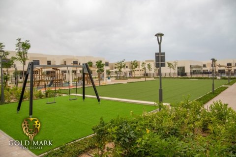 Adosado en Town Square, Dubai, EAU 3 dormitorios, 187.85 m² № 481638