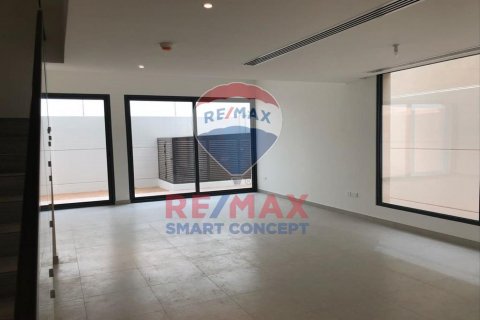 Villa in Al Salam Street, Abu Dhabi, UAE 5 bedrooms, 288.1 sq.m. № 580217
