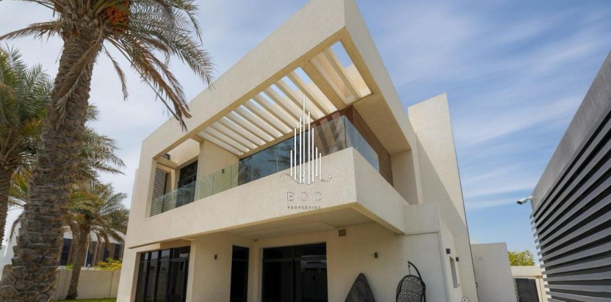 וילה ב Yas Island, Abu Dhabi, איחוד האמירויות 5 חדרי שינה, 650.3 מ"ר מספר 557931