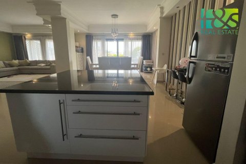 וילה להשכרה ב Al Hamra Village, Ras Al Khaimah, איחוד האמירויות 5 חדרי שינה, 252.5 מ"ר, מספר 499766 - תמונה 6