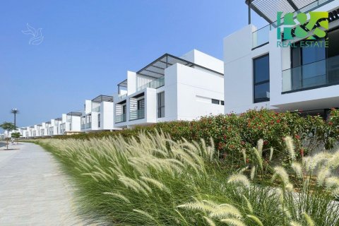 Villa Sharjahjā, AAE 5 istabas, 291.2 m2 Nr. 499769 - attēls 2