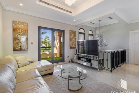 Villa zur Miete in Palm Jumeirah, Dubai, VAE 4 Schlafzimmer, 380.9 m2 Nr. 424838 - Foto 15