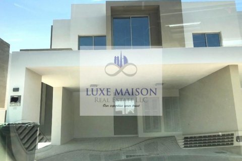Villa i Arabian Ranches, Dubai, UAE 4 soveværelser, 275.1 kvm № 572368