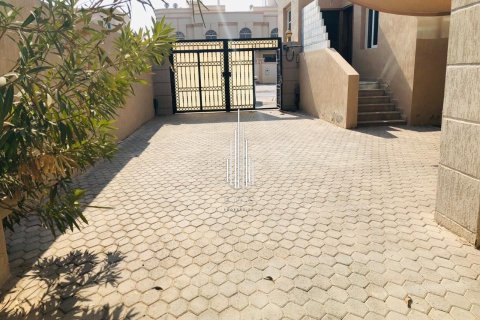 فيلا للإيجار في مدينة خليفة، أبو ظبي، الإمارات العربية المتحدة 5 غرفة نوم ، 343.7 متر مربع ، رقم 549026 - صورة 5