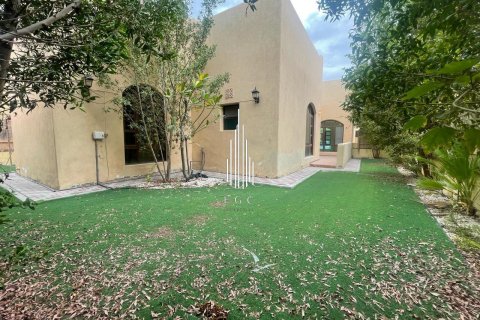 Villa i Sas Al Nakheel, Abu Dhabi, Emiratene 3 soverom, 250.8 kvm nr. 534157