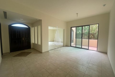 Вилла Sas Al Nakheel, Абу-Даби, БАӘ-да 3 жатын бөлмелер, 250.8 м² № 534157 - фото 9