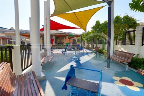 Lägenhet uthyres i Saadiyat Island, Abu Dhabi, UAE 2 sovrum, 131.5 kvm Nr. 410618 - fotografi 30