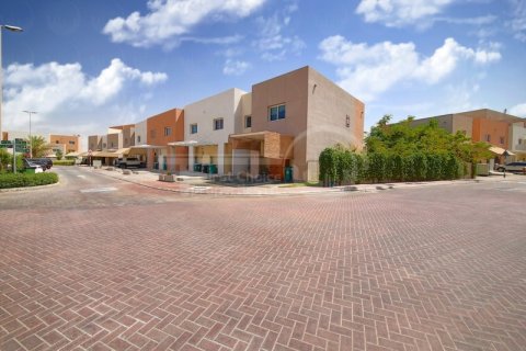 Villa i Abu Dhabi, Emiratene 5 soverom, 348.4 kvm nr. 410614