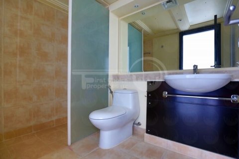 Vilë në Abu Dhabi, Emiratet e Bashkuara Arabe 5 dhoma gjumi, 348.4 m2. № 410614 - Foto 10