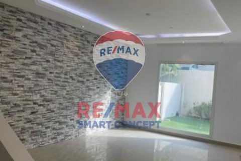 Villa en venta en Al Reef, Abu Dhabi, EAU 5 dormitorios, 348.3 m2 № 482522 - foto 10
