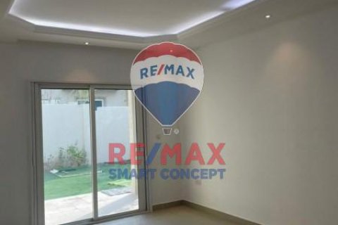 Villa en venta en Al Reef, Abu Dhabi, EAU 5 dormitorios, 348.3 m2 № 482522 - foto 13