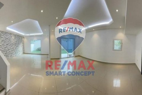Villa en venta en Al Reef, Abu Dhabi, EAU 5 dormitorios, 348.3 m2 № 482522 - foto 1