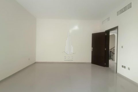 Appartement à louer à Al Khalidiya, Abu Dhabi, EAU 4 chambres, 260.1 m2 № 572777 - photo 13