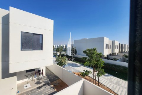 Townhouse de închiriat în Yas Island, Abu Dhabi, EAU 3 dormitoare, 166.4 mp. №576284 - poză 1