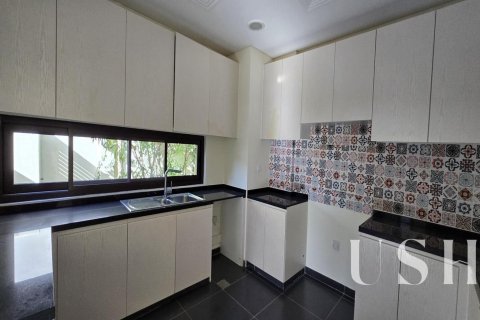 Rumah bandar di DAMAC Hills (Akoya by DAMAC), Dubai, UAE 3 bilik tidur, 253 meter persegi № 621106 - foto 17