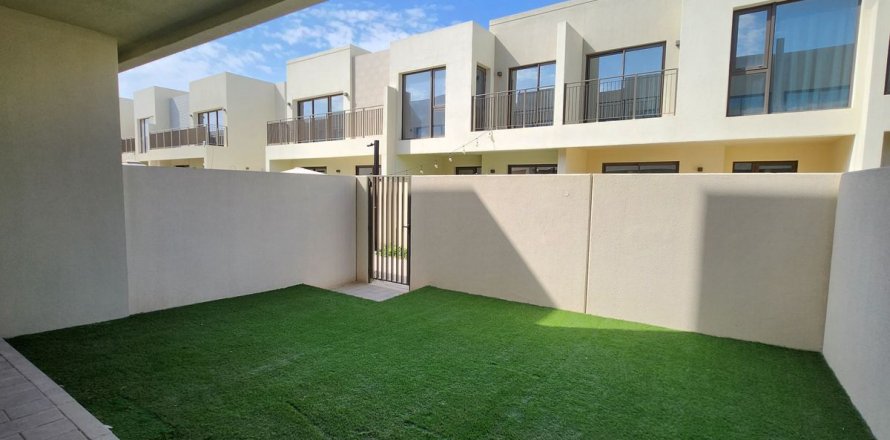 Townhouse in Dubai, UAE 3 bedrooms, 142 sq.m. № 570889