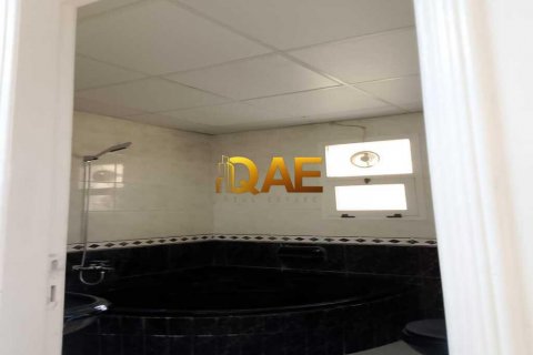 Villa te huur in Mirdif, Dubai, VAE 6 slaapkamers, 929 vr.m., nr 576001 - foto 14