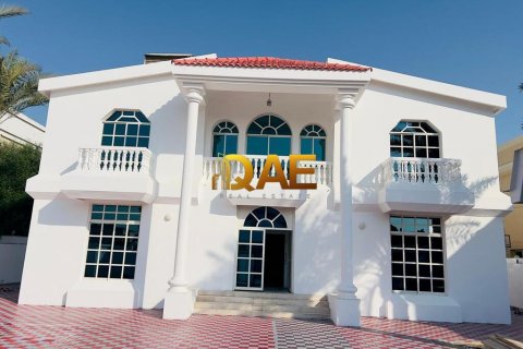 Villa te huur in Mirdif, Dubai, VAE 6 slaapkamers, 929 vr.m., nr 576001 - foto 18