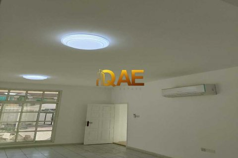 Villa te huur in Mirdif, Dubai, VAE 6 slaapkamers, 929 vr.m., nr 576001 - foto 7