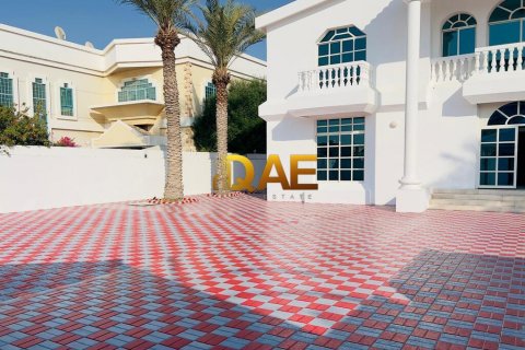 Villa te huur in Mirdif, Dubai, VAE 6 slaapkamers, 929 vr.m., nr 576001 - foto 19