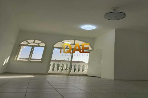 Villa te huur in Mirdif, Dubai, VAE 6 slaapkamers, 929 vr.m., nr 576001 - foto 5