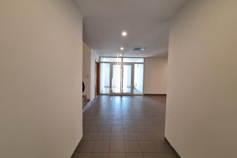 Villa sa Abu Dhabi, UAE 7 silid-tulugan, 696.8 sq.m. № 535318 - larawan 7