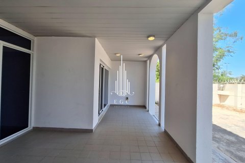 Villa sa Abu Dhabi, UAE 7 silid-tulugan, 696.8 sq.m. № 535318 - larawan 17