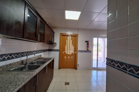 Villa sa Abu Dhabi, UAE 7 silid-tulugan, 696.8 sq.m. № 535318 - larawan 12