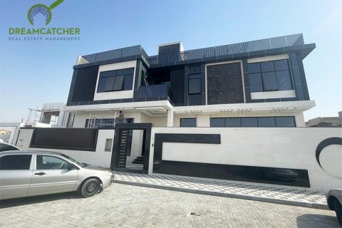 Villa sa Ajman, UAE 4 silid-tulugan, 473.8 sq.m. № 477382