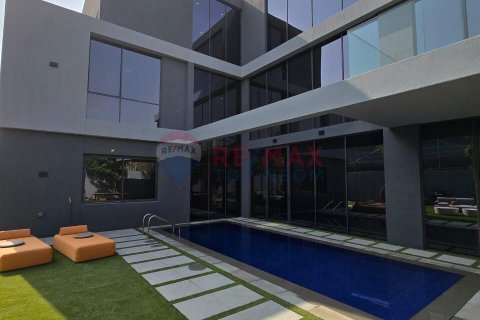 Villa in Tilal City, Sharjah, UAE 4 bedrooms, 391.2 sq.m. № 577621 - photo 6