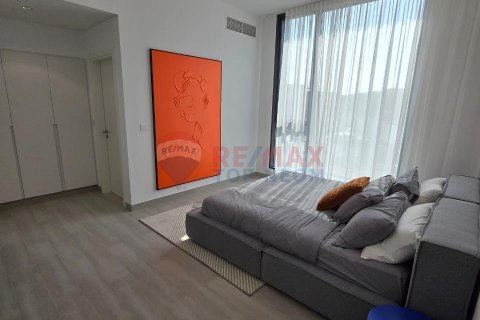 Villa in Tilal City, Sharjah, UAE 4 bedrooms, 391.2 sq.m. № 577621 - photo 11