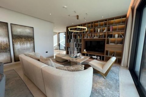 Villa on the Saadiyat Island, Abu Dhabi, UAE 5 bedrooms, 814.3 sq.m. № 547206 - photo 5