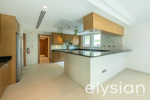 Jumeirah Park, Dubai, UAE의 임대용 빌라 침실 4개, 738제곱미터 번호 586207 - 사진 6