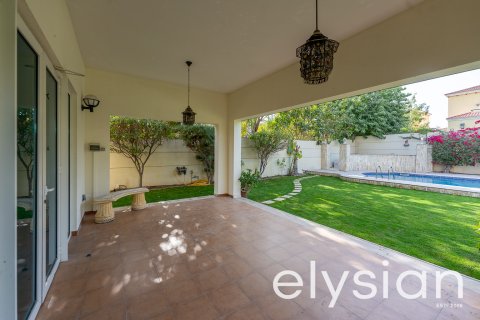 Jumeirah Park, Dubai, UAE의 임대용 빌라 침실 4개, 738제곱미터 번호 586207 - 사진 16