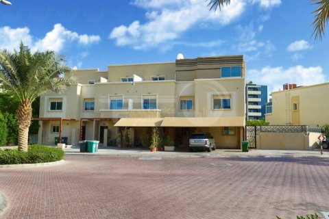 Βίλα σε Al Reef, Abu Dhabi, ΗΑΕ 4 υπνοδωμάτια, 265.3 τ.μ. Αρ. 407354 - φωτογραφία 19