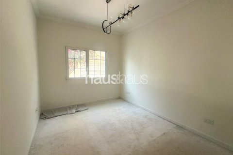 וילה להשכרה ב Al Barsha, Dubai, איחוד האמירויות 4 חדרי שינה, 324 מ"ר, מספר 627023 - תמונה 8