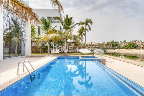 Villa sa Palm Jumeirah, Dubai, UAE 6 silid-tulugan, 1310 sq.m. № 627032 - larawan 17